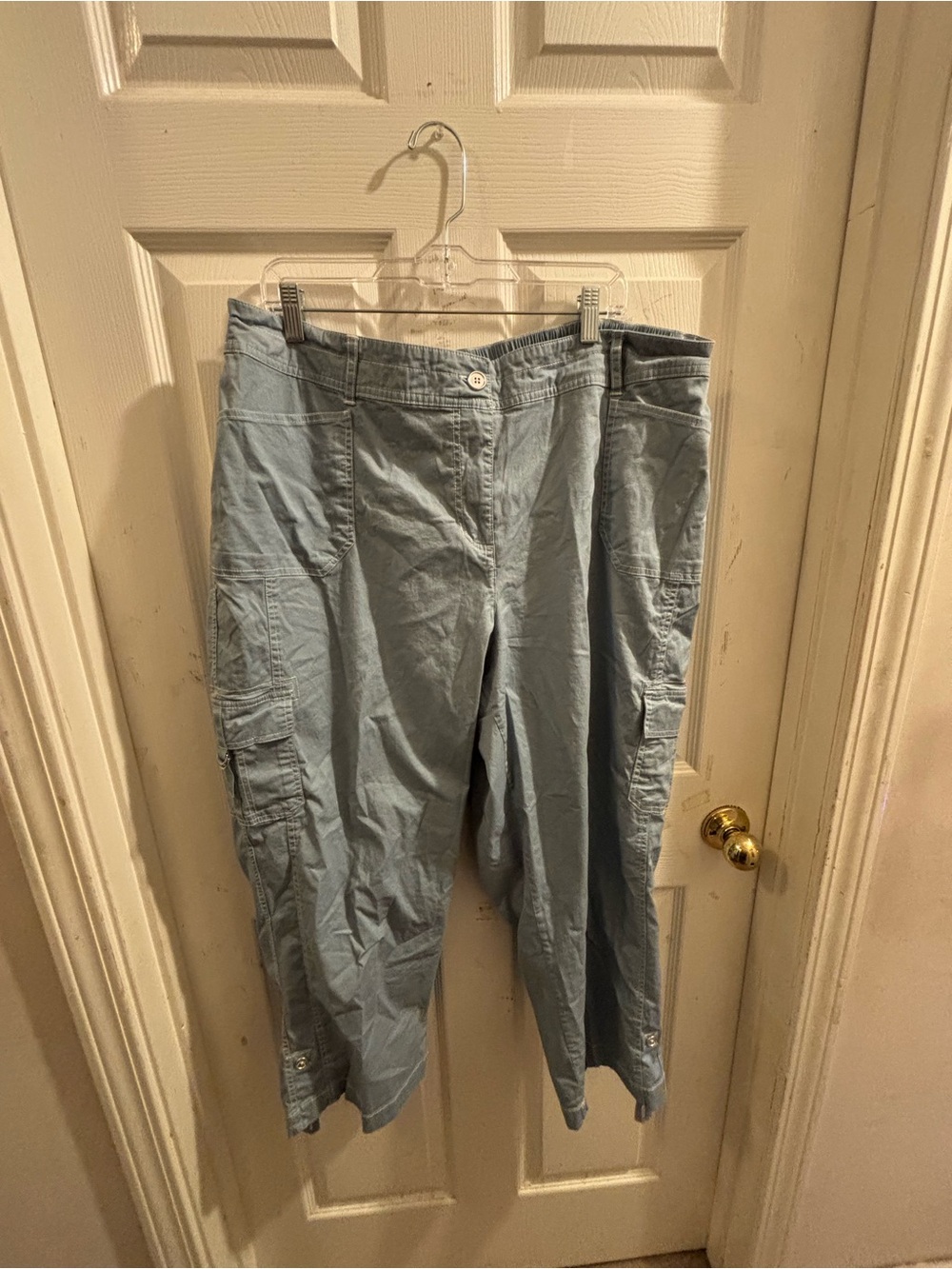NWOT Cato Light Blue Women’s Cargo PLUS SIZE CROPPED CARGO POCKET PANTS